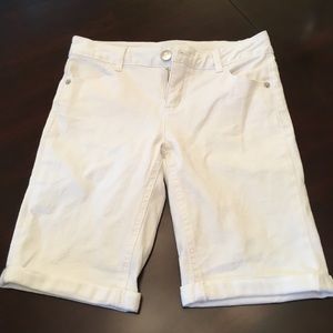 2 Pair of Girls Bermuda Shorts Sz 12 Blk / 14 Wht